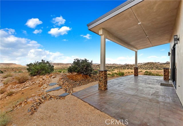 Detail Gallery Image 4 of 37 For 3208 Ox Yoke, Pioneertown,  CA 92268 - 2 Beds | 2 Baths