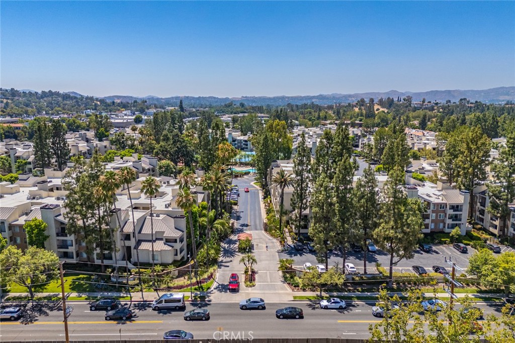 5565 Canoga #117