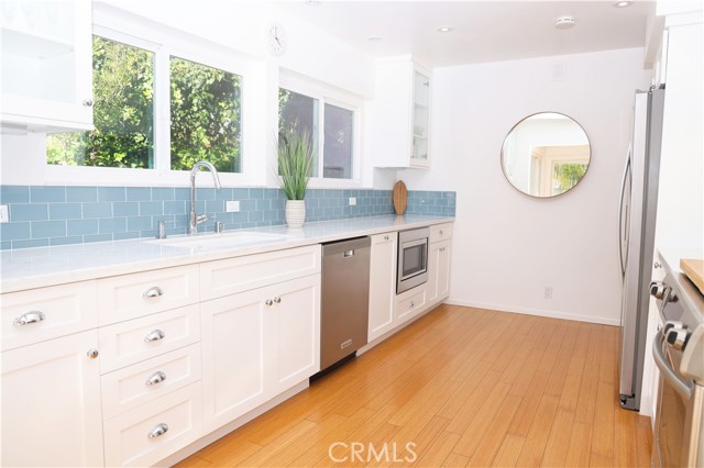 Detail Gallery Image 5 of 19 For 21703 Ocean Vista #201,  Laguna Beach,  CA 92651 - 2 Beds | 2 Baths