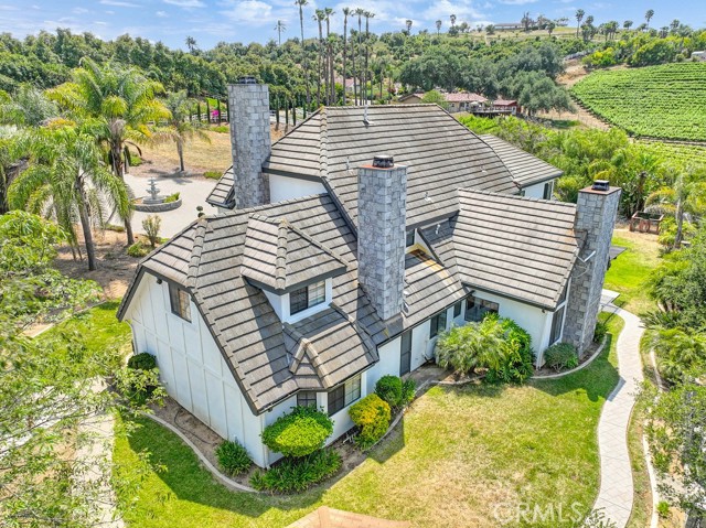 25570 Fuerte Road, Temecula CA: https://media.crmls.org/medias/b64d4845-1526-4dde-8093-7fdcfb4dd4e8.jpg
