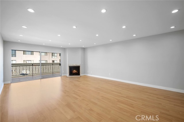 Detail Gallery Image 5 of 29 For 1236 N Columbus Ave #12,  Glendale,  CA 91202 - 2 Beds | 2 Baths