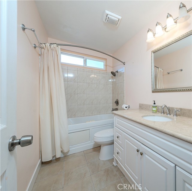 Detail Gallery Image 11 of 17 For 43 Wildwood #14,  Irvine,  CA 92604 - 2 Beds | 2 Baths