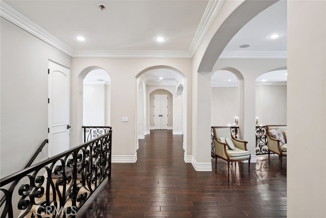 23115 Erwin Street, Woodland Hills CA: https://media.crmls.org/medias/b64f104f-d707-447d-ae7b-68482c31f120.jpg