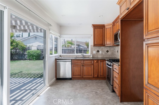 3681 Haverford Street, Irvine CA: https://media.crmls.org/medias/b6508aef-bb10-4660-bc5e-6115df36fbea.jpg