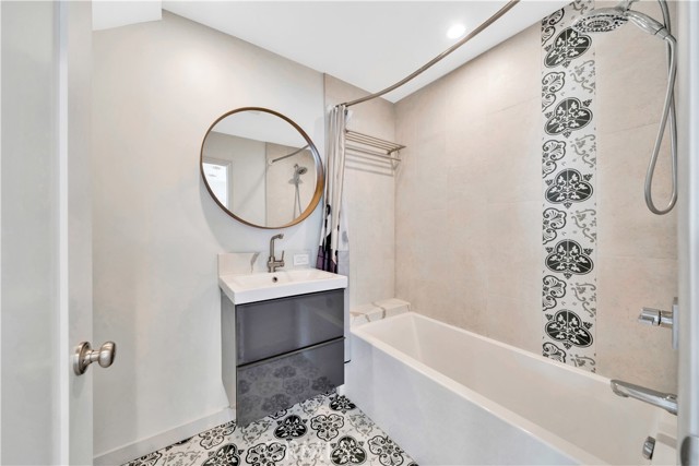 Detail Gallery Image 5 of 36 For 3512 Pacific Ave #2,  Marina Del Rey,  CA 90292 - 2 Beds | 2 Baths