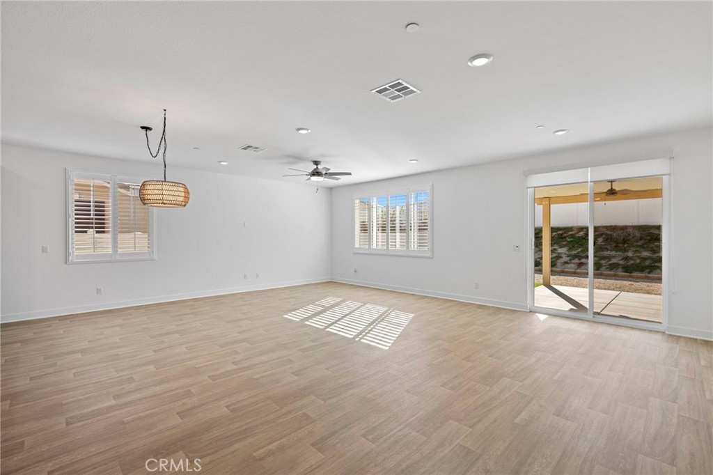 MLS #OC25253373 image #11