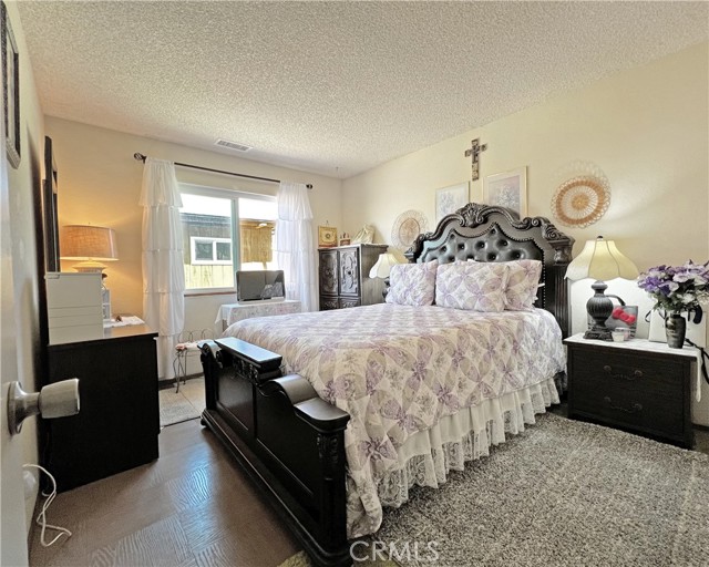 6426 Calle Pavana, San Diego, California 92139, 3 Bedrooms Bedrooms, ,2 BathroomsBathrooms,Residential,For Sale,Calle Pavana,TR24112730
