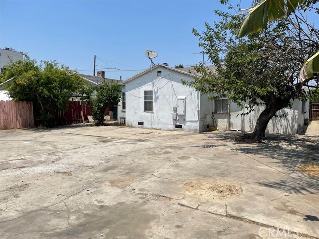 Detail Gallery Image 31 of 31 For 11250 Victory Bld, North Hollywood,  CA 91606 - 3 Beds | 1/1 Baths