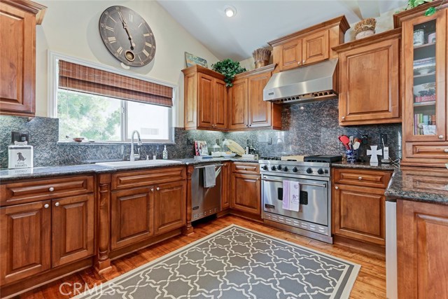 108 Helberta Avenue, Redondo Beach, California 90277, 4 Bedrooms Bedrooms, ,2 BathroomsBathrooms,Residential,Sold,Helberta,SB17041360