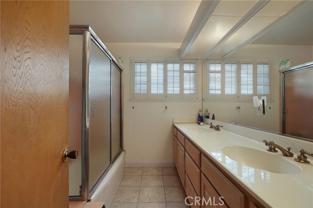 Detail Gallery Image 25 of 31 For 16837 Itasca, Northridge,  CA 91343 - 4 Beds | 3 Baths