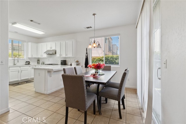 5529 N Valdez, Fresno CA: https://media.crmls.org/medias/b6547346-4cd4-4e01-ae3c-afd251c063b1.jpg