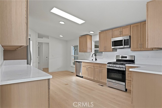 Front Image Thumbnail for CROC26071565