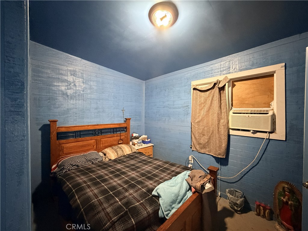 https://media.crmls.org/medias/b654e4a0-7ef2-40c6-829f-1ca40f742df9.jpg?preset=X-Large