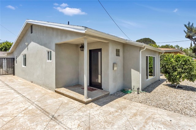 6015 Laurelgrove Avenue, North Hollywood CA: https://media.crmls.org/medias/b65555b9-e20f-4f0c-8433-d6760bfebdae.jpg