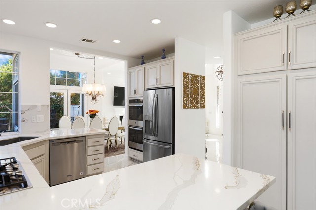 Detail Gallery Image 13 of 51 For 2421 E 16th #1,  Newport Beach,  CA 92663 - 4 Beds | 2/1 Baths