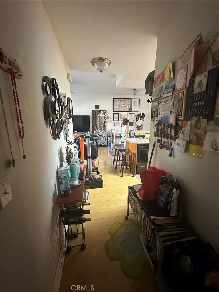 https://media.crmls.org/medias/b6565026-5335-4abf-b8c5-6cc85d812a11.jpg?preset=X-Large
