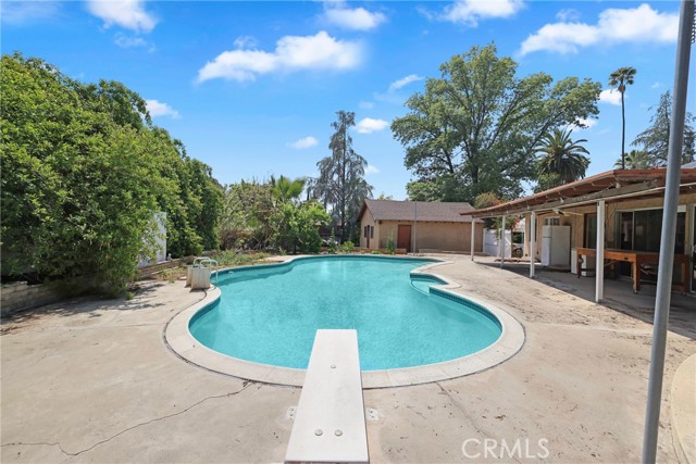 120 Franklin Avenue, Redlands CA: https://media.crmls.org/medias/b6565626-e328-4feb-8c59-d4979d2e6326.jpg