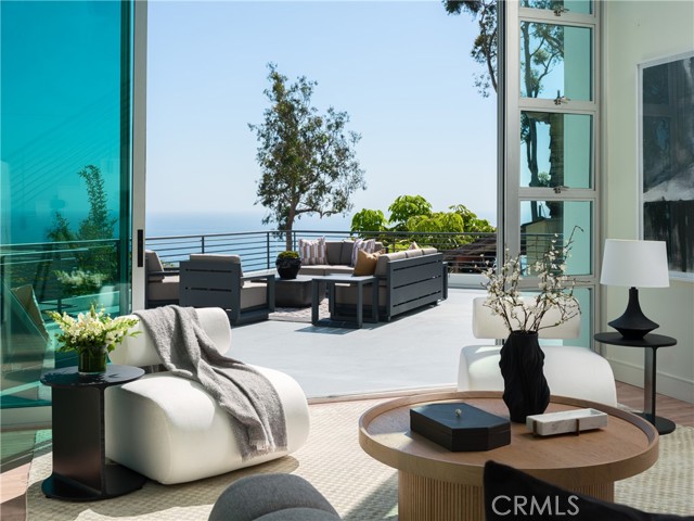 Detail Gallery Image 9 of 32 For 468 Ashton Dr, Laguna Beach,  CA 92651 - 4 Beds | 4/1 Baths