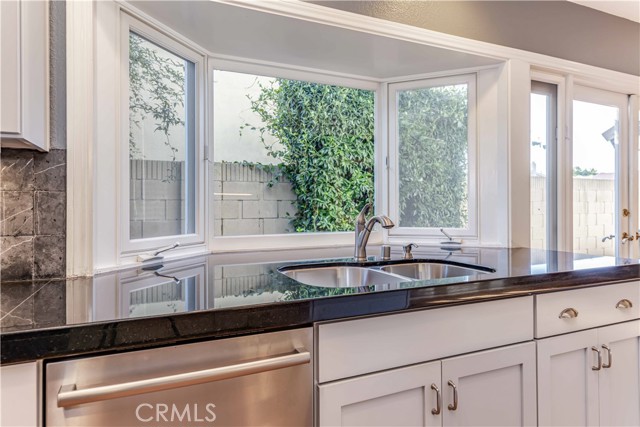 9622 Caithness Drive, Huntington Beach CA: https://media.crmls.org/medias/b6578e72-7efd-4374-a831-81ab781fb0d6.jpg