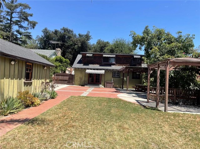 1961 Navarro Avenue, Pasadena CA: https://media.crmls.org/medias/b6582bb2-1fac-43c1-80c5-cbe469df8b0d.jpg