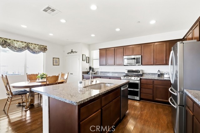 Detail Gallery Image 16 of 31 For 1377 Black Diamond, Beaumont,  CA 92223 - 4 Beds | 3 Baths