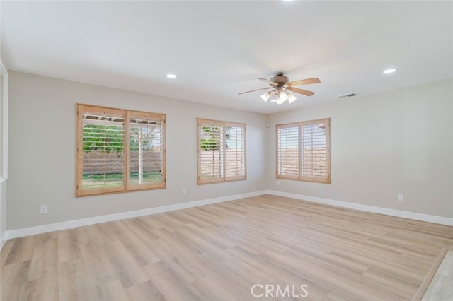 Detail Gallery Image 8 of 50 For 38645 Laurie, Palmdale,  CA 93551 - 4 Beds | 3 Baths