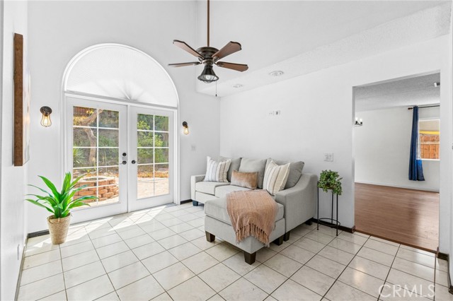 589 S Sutter Avenue, San Bernardino CA: https://media.crmls.org/medias/b659adf9-5789-409a-bf8c-2a2142974000.jpg