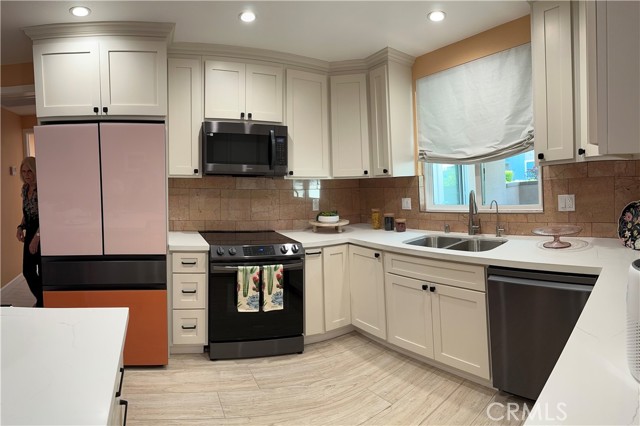 Detail Gallery Image 3 of 20 For 13320 Del Monte Dr M15 9g,  Seal Beach,  CA 90740 - 2 Beds | 2 Baths