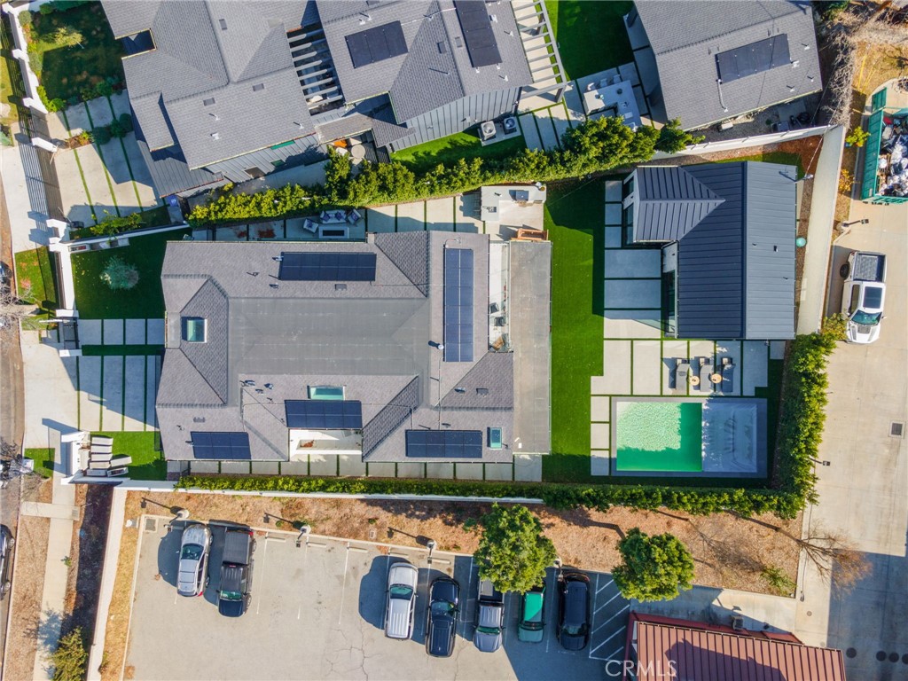 https://media.crmls.org/medias/b65a1a77-77a5-40c2-b84a-fc91e3f3d526.jpg?preset=X-Large