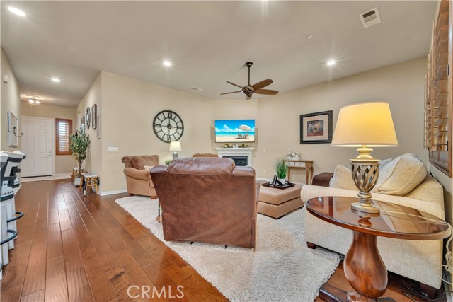 Detail Gallery Image 7 of 36 For 14006 Sandstone Peak, Bakersfield,  CA 93306 - 2 Beds | 2 Baths