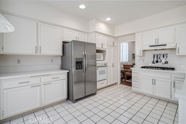 40269 Palmetto Drive, Palmdale CA: https://media.crmls.org/medias/b65b7eab-93a8-4183-a67c-e4bf6539cbc3.jpg