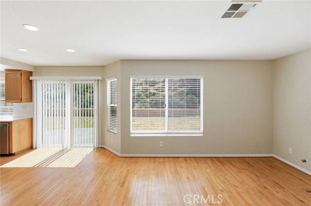 Detail Gallery Image 11 of 59 For 3152 Hampton, Palmdale,  CA 93551 - 3 Beds | 3 Baths