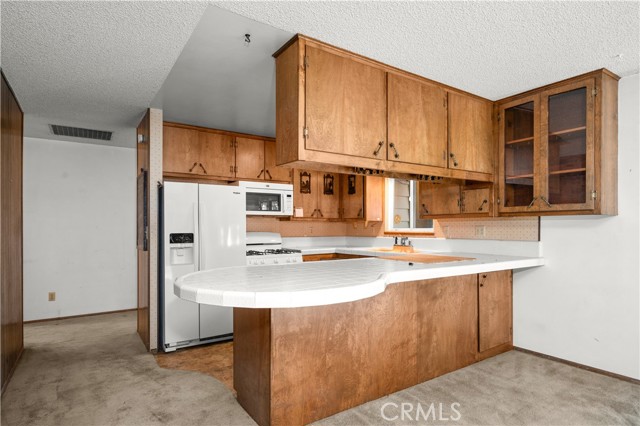 Detail Gallery Image 12 of 49 For 1109 Mount Shasta Rd, Big Bear City,  CA 92314 - 4 Beds | 2/1 Baths