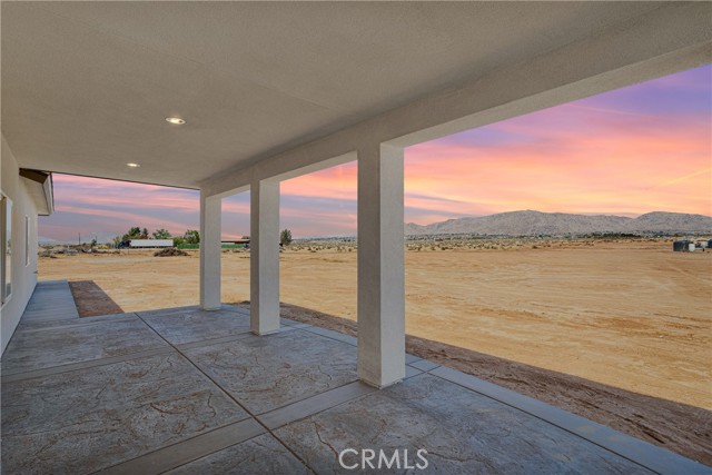 23420 Klickitat Avenue, Apple Valley CA: https://media.crmls.org/medias/b65c2585-8972-4314-b1f7-9ca94999522f.jpg