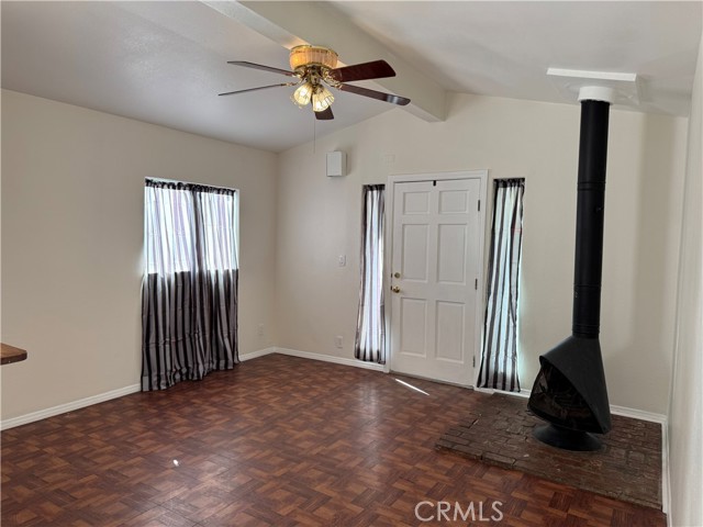 Detail Gallery Image 3 of 30 For 6060 6060 Myrtle Ave, Long Beach,  CA 90805 - 2 Beds | 1 Baths