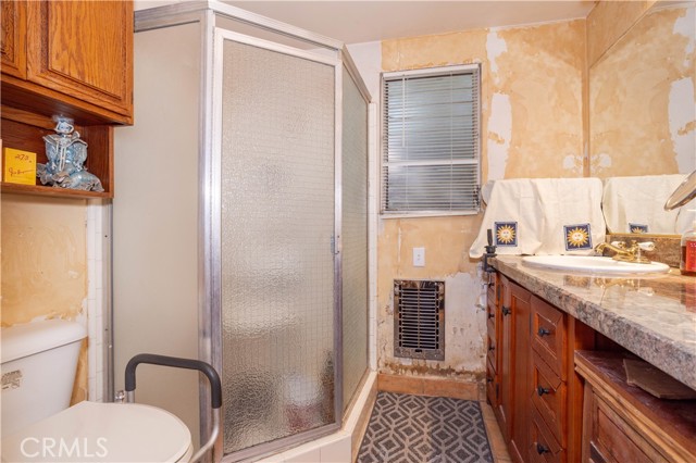 Detail Gallery Image 26 of 30 For 16632 Nordhoff St, North Hills,  CA 91343 - 4 Beds | 2 Baths