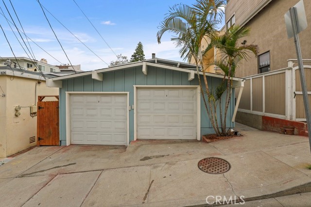 818 Cypress Avenue, Hermosa Beach, California 90254, ,Residential Income,Sold,Cypress,SB21237916