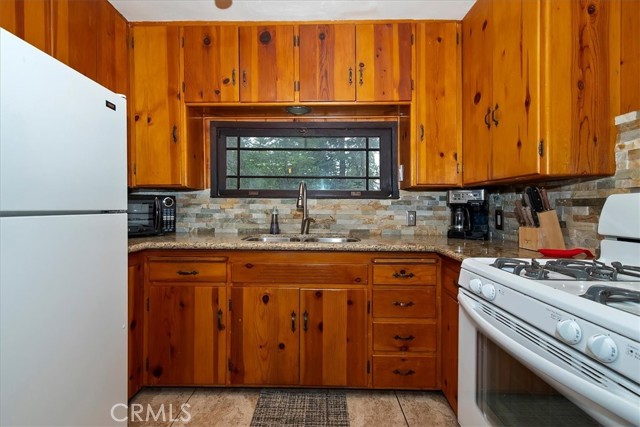 Detail Gallery Image 22 of 39 For 770 Cottage Grove, Lake Arrowhead,  CA 92352 - 3 Beds | 2 Baths