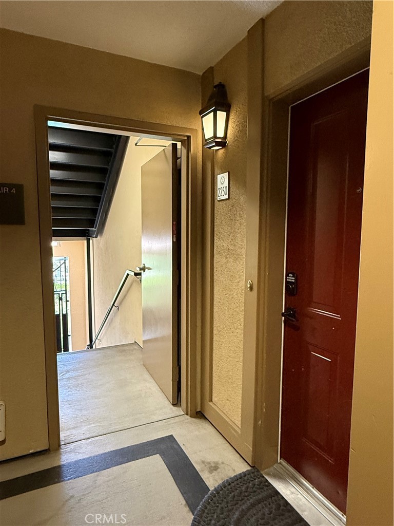 https://media.crmls.org/medias/b65d9a4f-e163-49cf-be92-e9c9c24b475f.jpg?preset=X-Large
