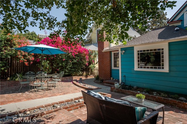 211 E Virginia Avenue, Glendora CA: https://media.crmls.org/medias/b65fbc1f-eb7f-41fa-a194-357c6fceaf4d.jpg