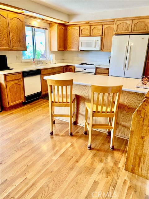 18427 Deer Hill, Hidden Valley Lake CA: https://media.crmls.org/medias/b65fc264-ddac-43ca-b35a-79b5969260b9.jpg