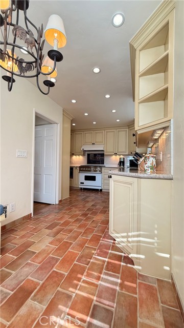 Detail Gallery Image 9 of 28 For 420 N Campbell Ave, Alhambra,  CA 91801 - 3 Beds | 1/1 Baths