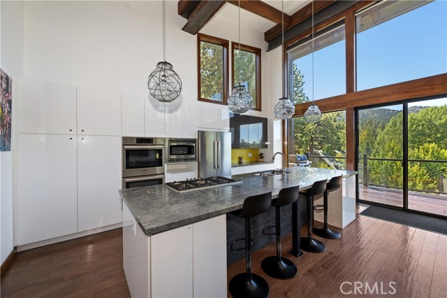 43669 Ridge Crest, Big Bear Lake, CA 92315