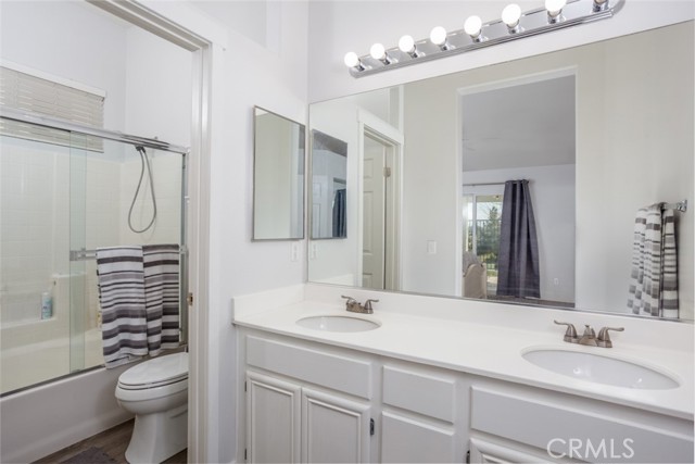 33183 Eagle Point Drive, Yucaipa CA: https://media.crmls.org/medias/b663d941-9d6d-4c87-b65d-5813c40b82ee.jpg