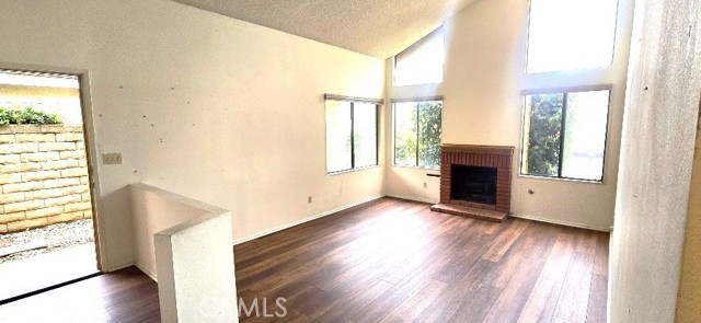 Detail Gallery Image 7 of 12 For 21933 Vintage, Chatsworth,  CA 91311 - 3 Beds | 2 Baths