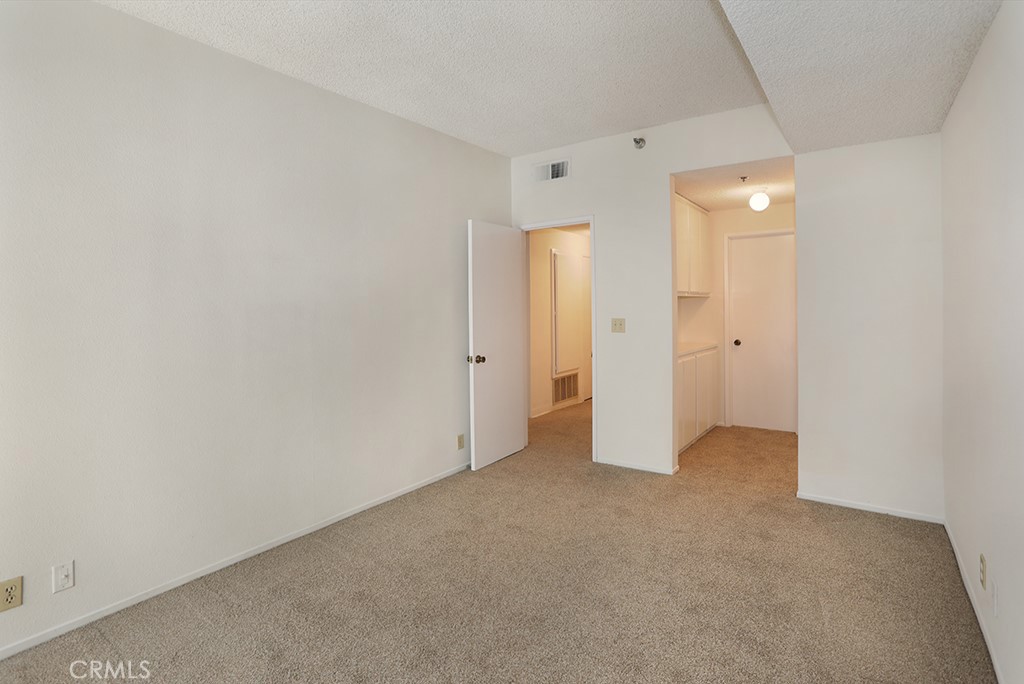 720 W 4th Street 118