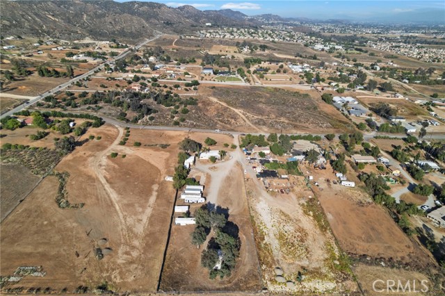 35141 Bayless Road, Wildomar CA: https://media.crmls.org/medias/b664b7fe-284d-4ace-bbe5-90241b8d9fe5.jpg