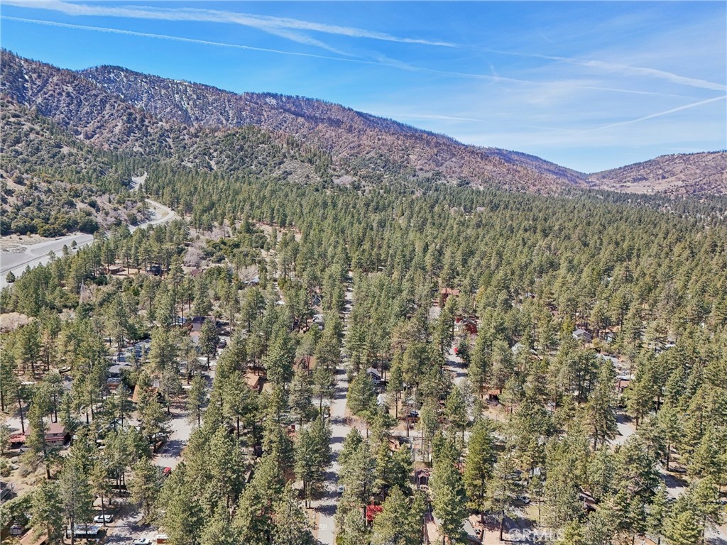 https://media.crmls.org/medias/b6656031-77c9-4afe-81c6-edd1bebab6e2.jpg?preset=X-Large