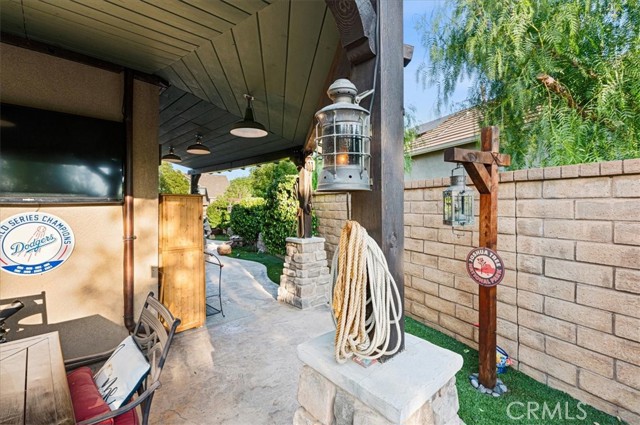 22517 Skipping Stone Drive, Saugus CA: https://media.crmls.org/medias/b665b11b-273d-4c6f-b46d-3dcdc9e46207.jpg