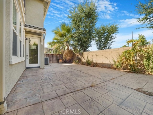 13028 Melon Avenue, Chino CA: https://media.crmls.org/medias/b665f5bb-2b76-4c90-8f3a-1f78c4c1509f.jpg